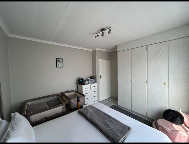 2 BEDROOM TOWNHOUSE FOR SALE IN SONNEGLANS